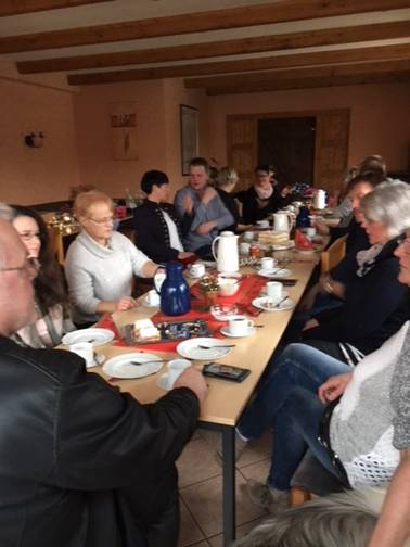 Feier - Gäste - Kaffeetafel.JPG